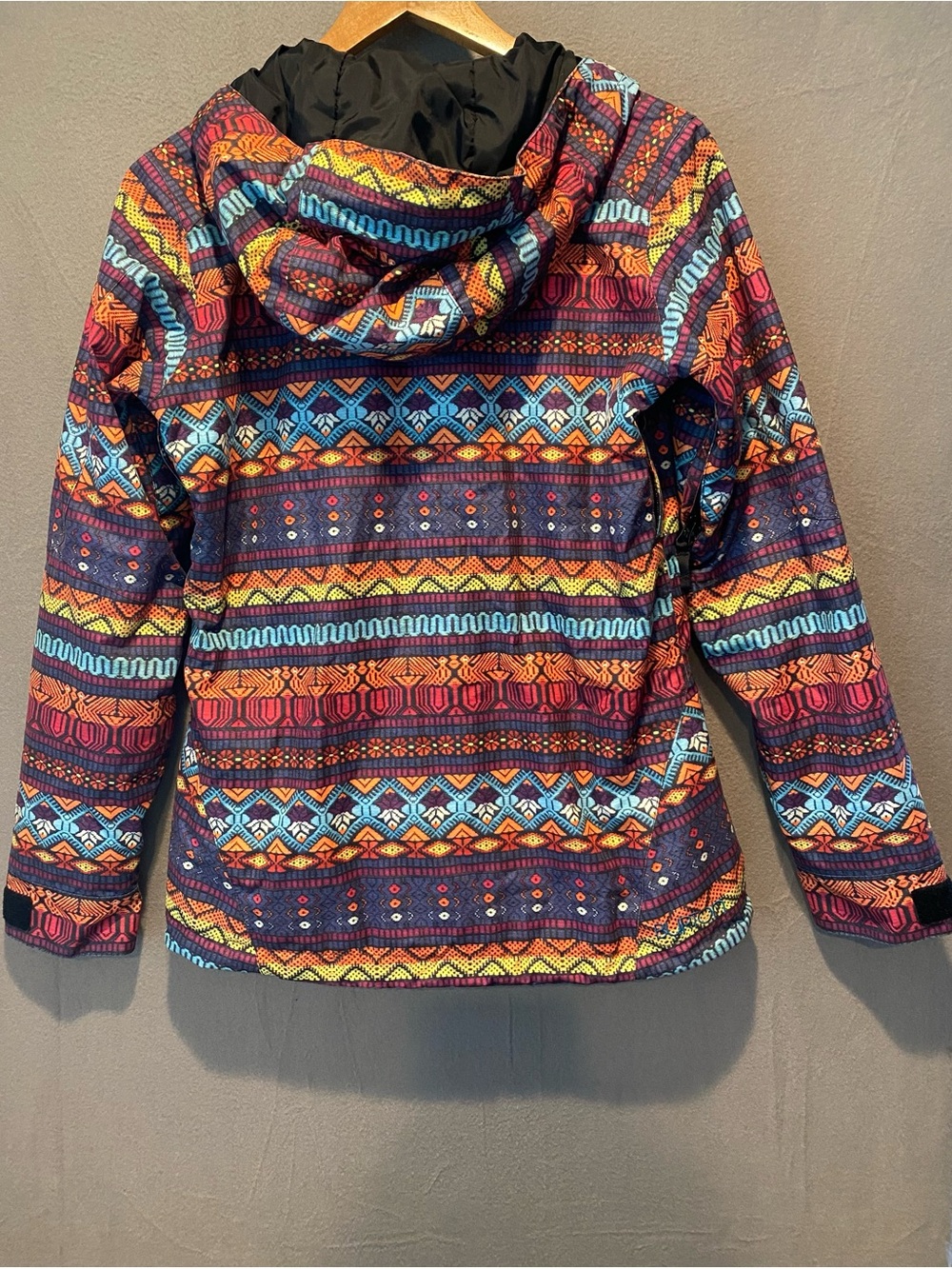 Burton Multi-Color Geometric Ski Jacket - Picture 6 of 7
